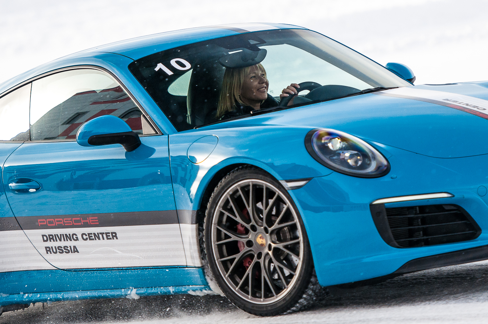 Porsche Driving Experience. Вызов стихии на повышенных оборотах