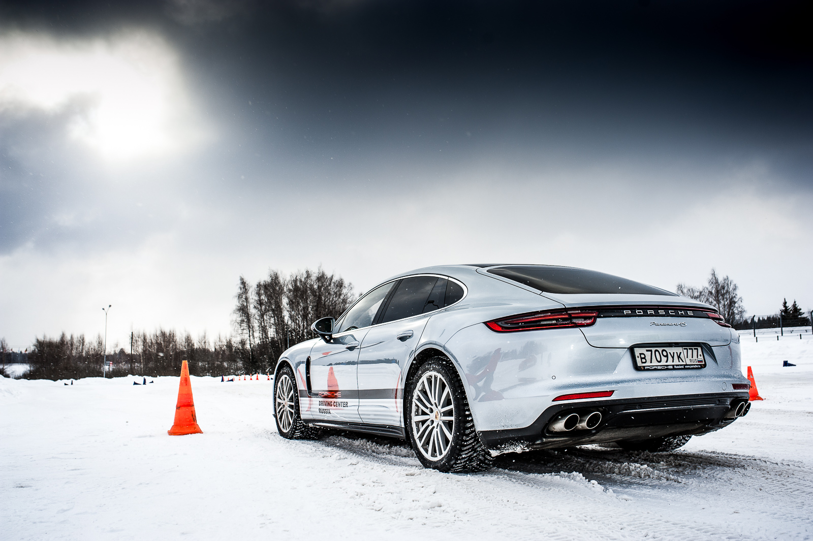 Porsche Driving Experience. Вызов стихии на повышенных оборотах