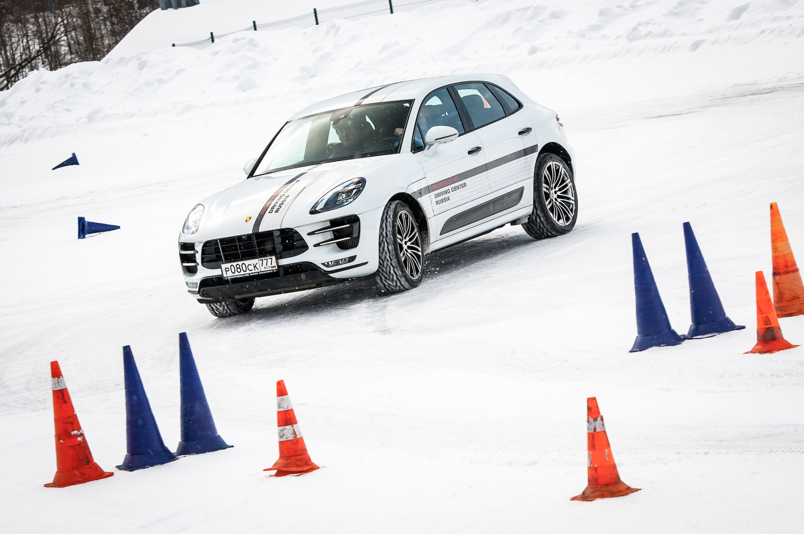 Porsche Driving Experience. Вызов стихии на повышенных оборотах