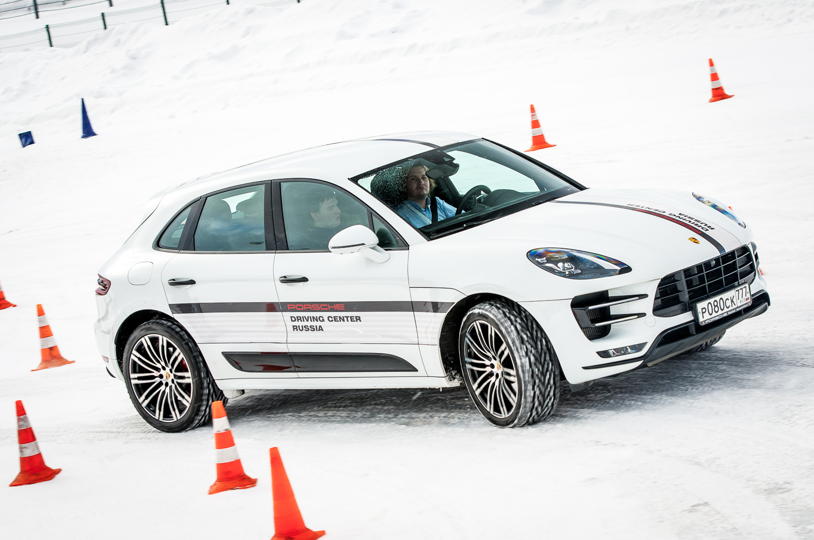 Porsche Driving Experience. Вызов стихии на повышенных оборотах