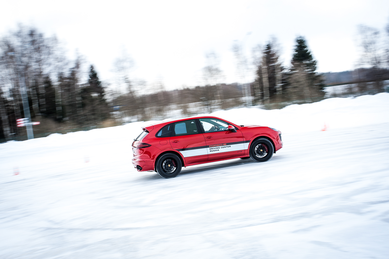 Porsche Driving Experience. Вызов стихии на повышенных оборотах