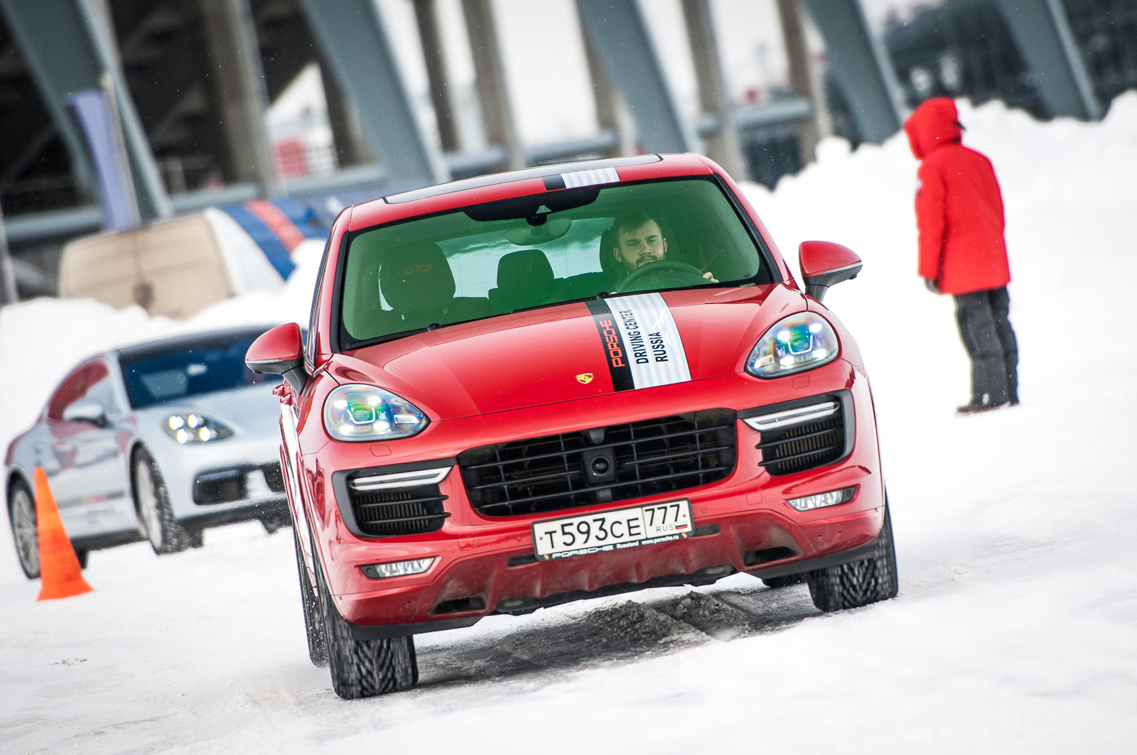 Porsche Driving Experience. Вызов стихии на повышенных оборотах