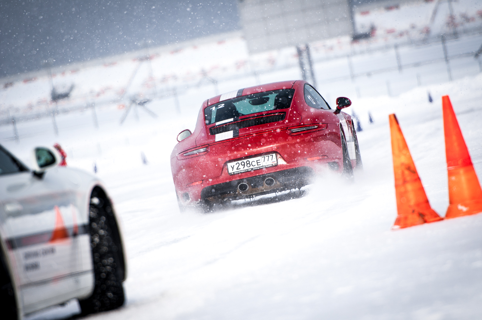 Porsche Driving Experience. Вызов стихии на повышенных оборотах