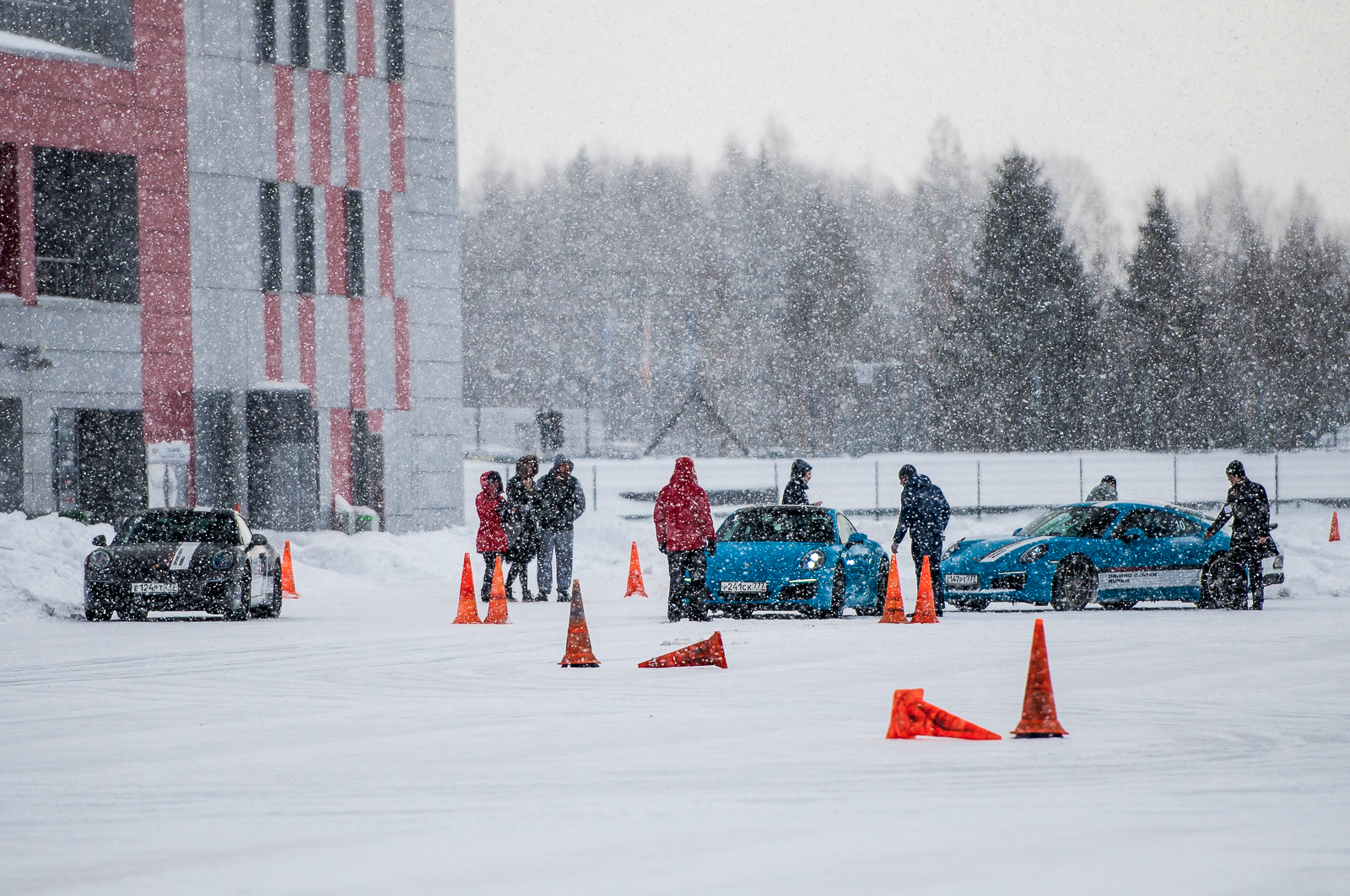 Porsche Driving Experience. Вызов стихии на повышенных оборотах