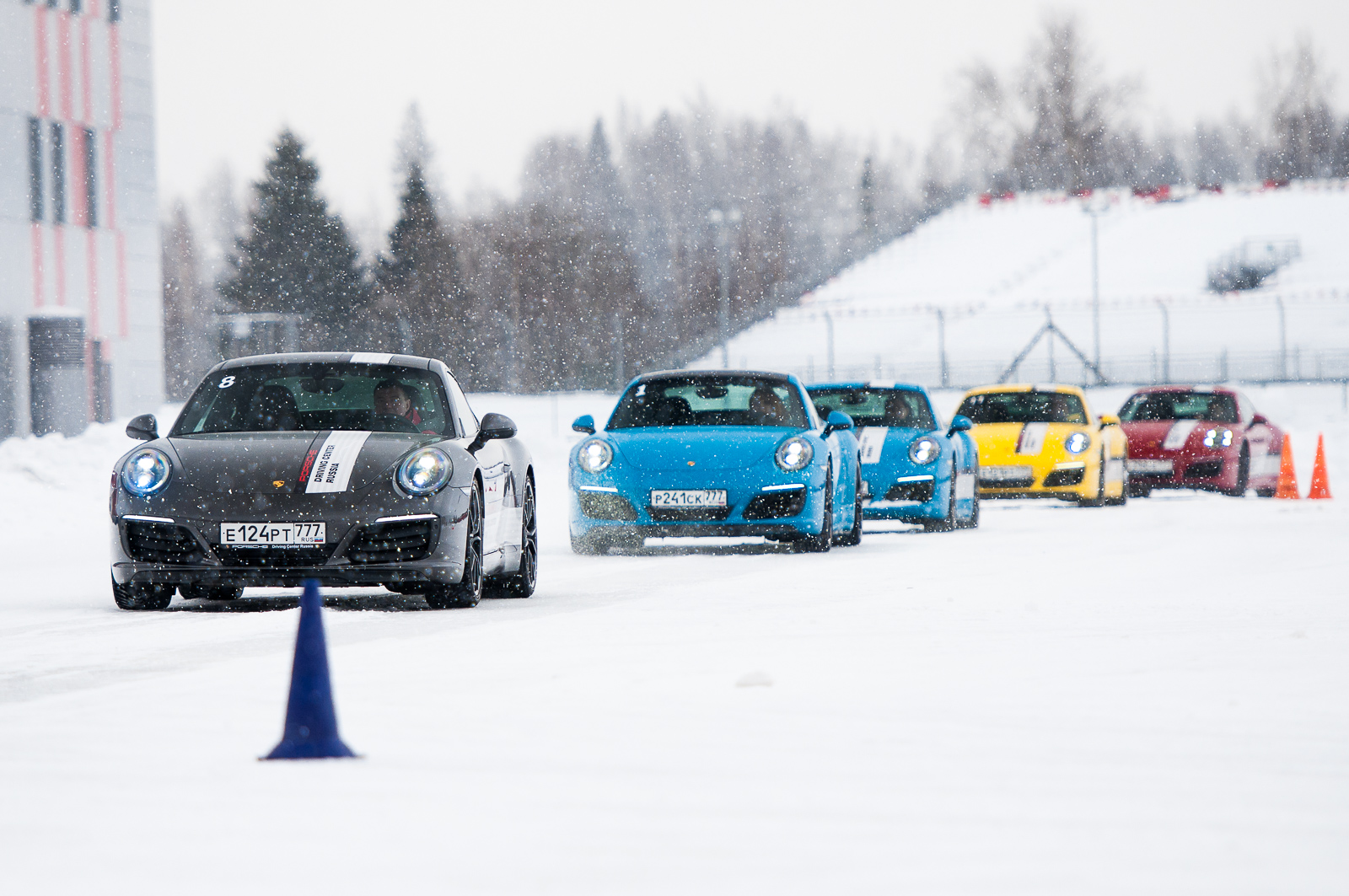 Porsche Driving Experience. Вызов стихии на повышенных оборотах