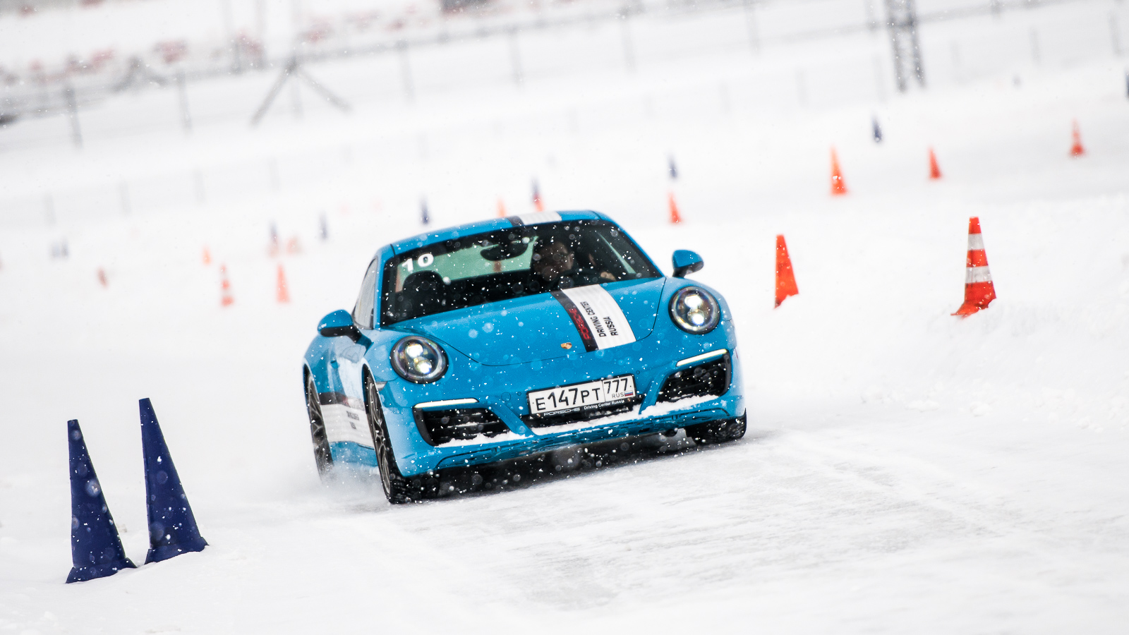 Porsche Driving Experience. Вызов стихии на повышенных оборотах