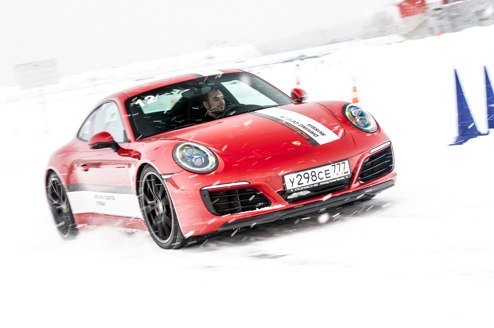 Porsche Driving Experience. Вызов стихии на повышенных оборотах