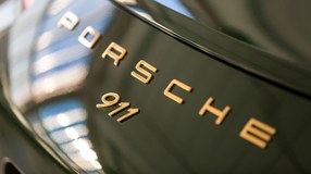 С конвейера в Германии сошел миллионный Porsche 911 – не упустите возможность стать обладателем его младшего брата!