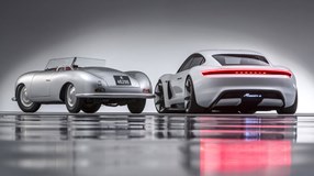 70 лет спортивным автомобилям Porsche