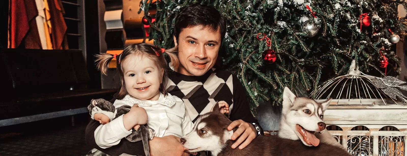 «Фабрика Санта Клауса». Компания Порше Центр Москва поздравила детей с новогодними праздниками.