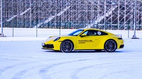 Стиль вождения - зимний. Porsche Experience Winter 2020.