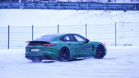 Стиль вождения - зимний. Porsche Experience Winter 2020.